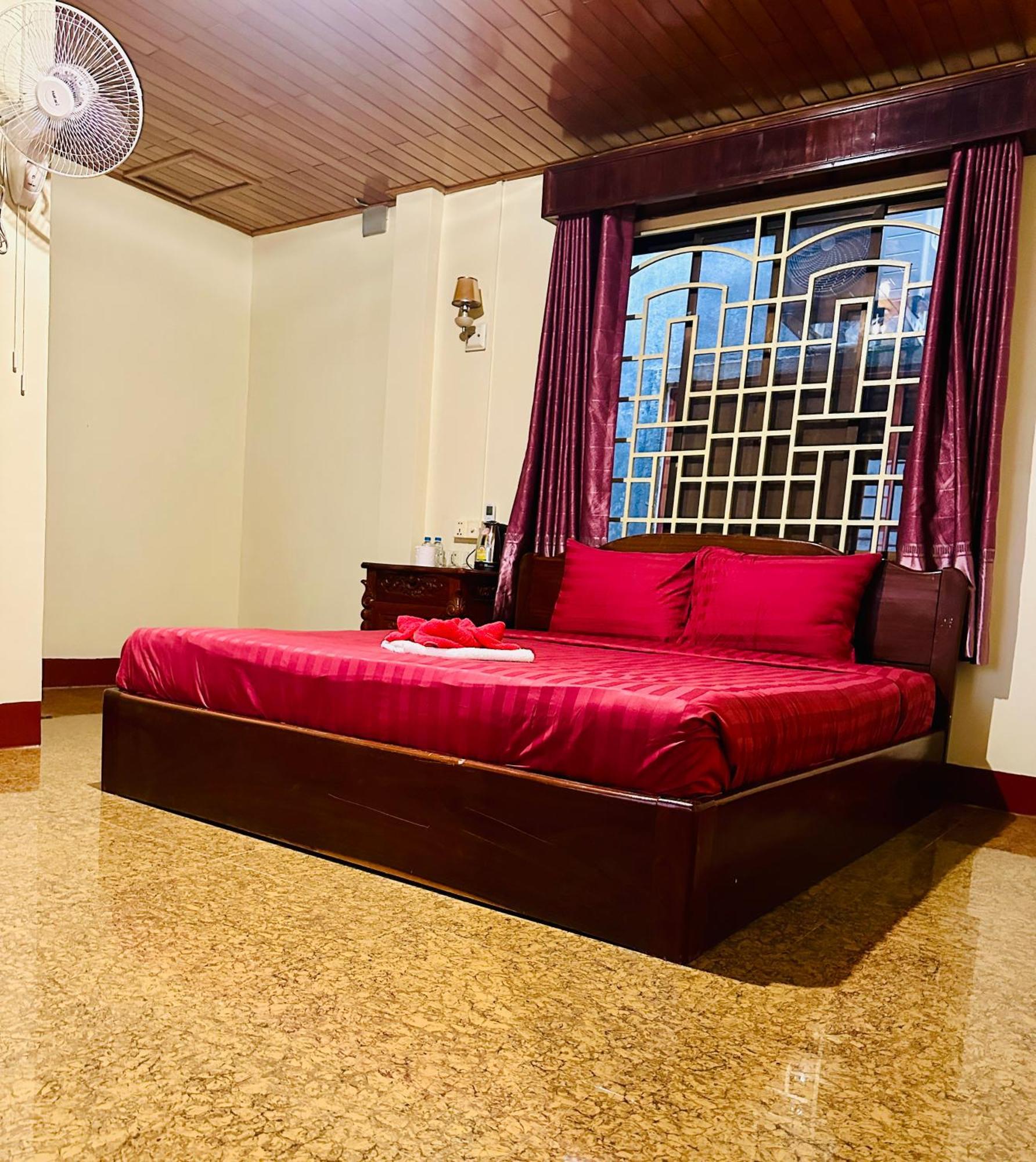 Stoeng Treng Savet Hostel מראה חיצוני תמונה